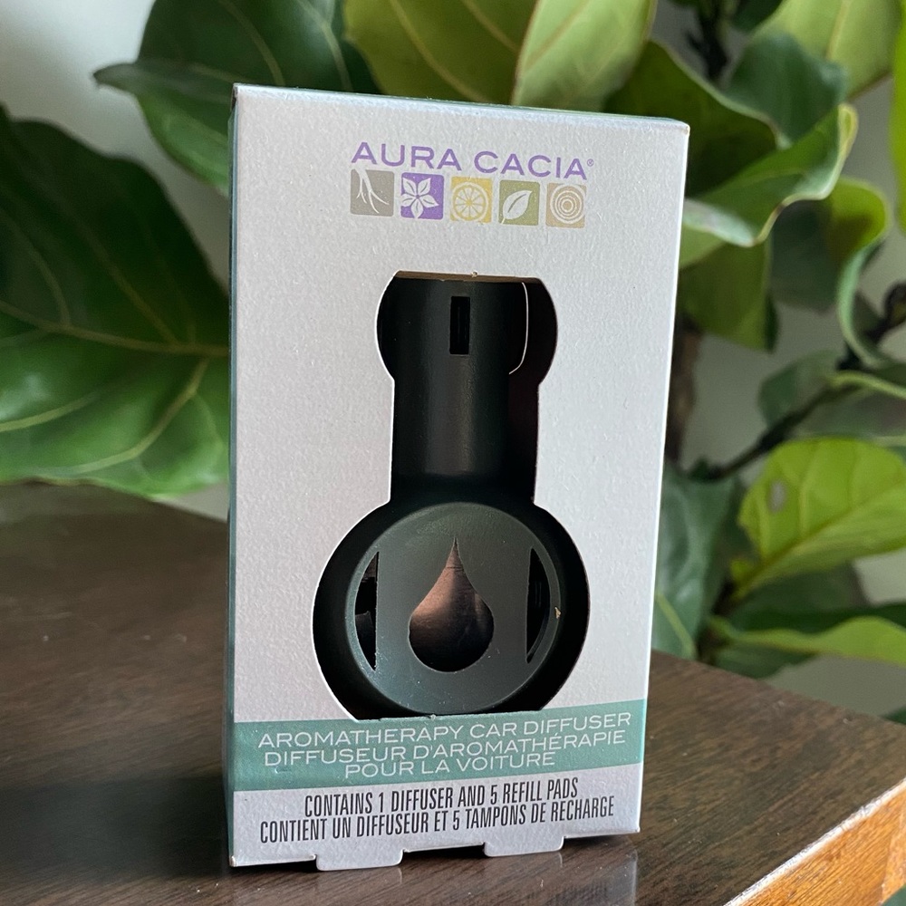 Car diffuser for aromatherapy by Aura Cacia